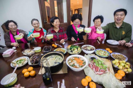 杭州“抱团养老”新模式：一个小区22个社团，希望全国推广