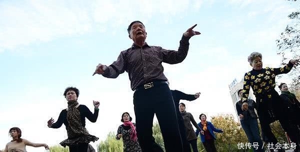 日本老人和中国老人生活现状对比, 网友: 还是中国老人幸福