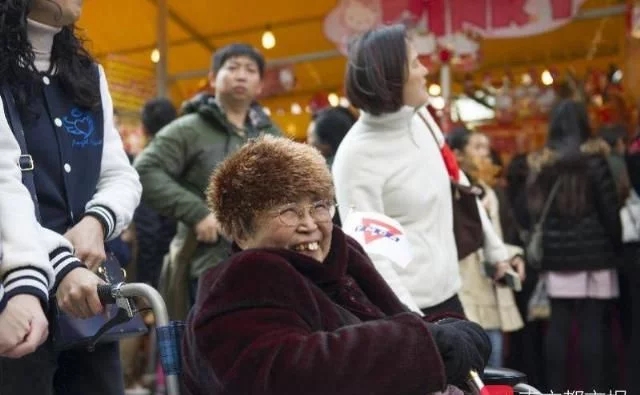 事关养老机构200万老人照护服务，业界呼吁关注这个新职业