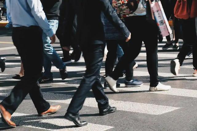 上养老、下育幼，哪个省份“打工人”压力最大？这十张图告诉你……