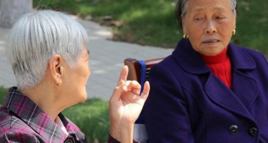 62岁姐姐：本想和妹妹“抱团养老”，没想到最后“反目成仇”！